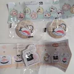 モフサンド くら寿司 ステッカーと缶バッチ