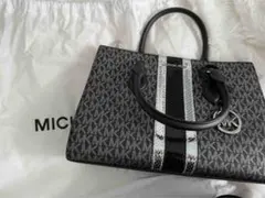 希少　レア　MICHAEL KORS ハンドバッグ　ブラック　黒