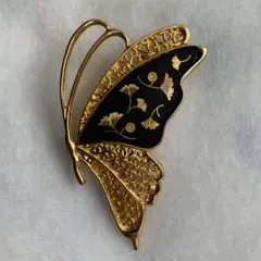 蝶型ブローチ