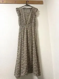 ノースリーブ ワンピース　小花柄