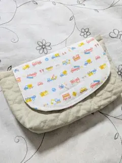 働く車　封筒型　横入れお弁当袋ハンドメイド大きめ男の子キルティングマジックテープ