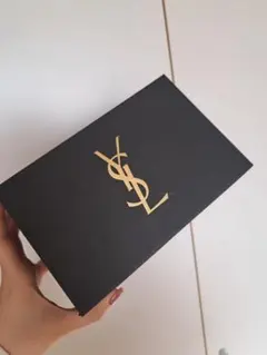 Yves Saint Laurent ギフトボックス 黒