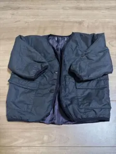 黒いナイロンアウター