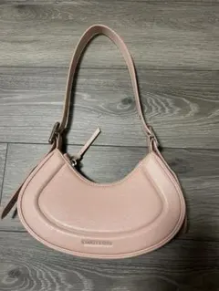 CHARLES & KEITH アシメトリカル ショルダーバッグ ピンク - メルカリ