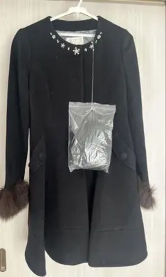 未使用 黒 ビジュー ファー付き ロングコート　feroux