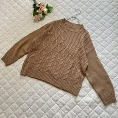 ディスコート【M】ケーブル編みニット　プルオーバー　セーター　冬物　長袖　大人