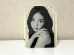 NiziU Portfolio TSUTAYA 特典 アクリルカード マユカのサムネイル