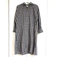 ネイビーとベージュのチェック柄シャツワンピース