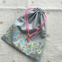 リバティ 巾着袋　ハンドメイド ベッツィネオンスプラッシュ