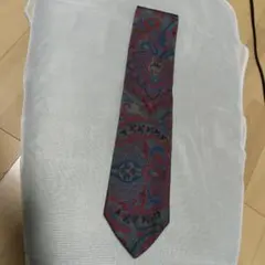 ETRO ブランド ペイズリー柄 ネクタイ レッド系 大人な雰囲気　レトロのサムネイル