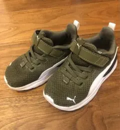 プーマ　靴　14センチ　カーキ色