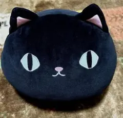 丸い黒猫クッション