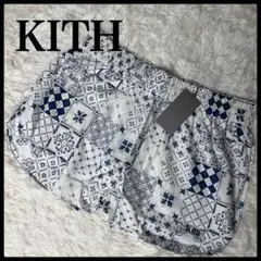【新品】KITH⭐︎大人気刺繍ロゴハーフパンツMサイズ総柄シルクのサムネイル