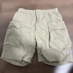 UNIQLO ベージュ カーゴショートパンツ