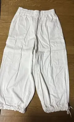 白 カーゴパンツ