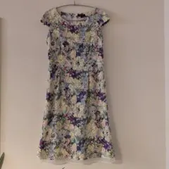 ​美品 YUKI TORII 総レース フラワープリントワンピース 花柄 38のサムネイル