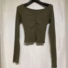 オリーブ色 Vネック 長袖 クロップドトップス　アバクロンアンドフィッチー