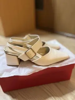 バックストラップヒールパンプス アイボリーORiental TRaffic