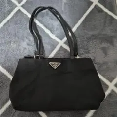PRADA ブラック ショルダーバッグのサムネイル
