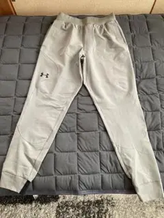 Under Armour トレーニングパンツ　グレーMサイズ