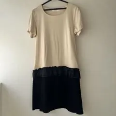 GALLERY VISCONTIベージュと黒のフリルワンピースのサムネイル