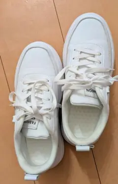 スニーカー 白