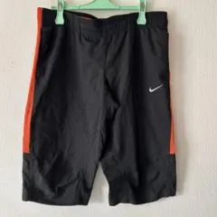 NIKE ハーフパンツ　黒✖️オレンジ Mサイズ（訳あり）