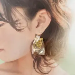 ☆❤️ インド刺繍りぼん　蝶々　花　パール　ピアス　イヤリング　ハンドメイド