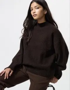 ダークブラウン ニット