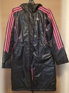 adidas フード付きロングダウンジャケット ブラック/ピンク