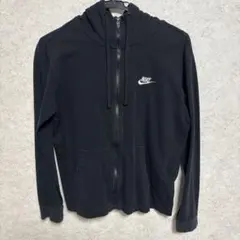 『美品』Nike ブラック フード付きパーカー(薄手)