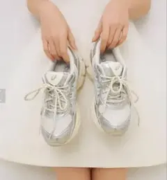 新品SNIDEL asicsシルバー スニーカー 23.5cm スナイデルコラボ - メルカリ