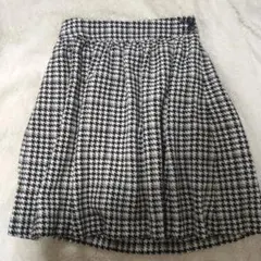ハウンドトゥース フレアスカート