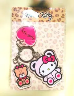 ハローキティ ヒョウ柄　ピンク　３連チャーム　キーホルダー