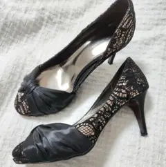 送料込 ほぼ新品 United arrows 黒サテン レース パンプス