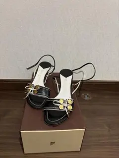 LOUIS VUITTON ブラックサンダルのサムネイル