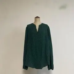 ダークグリーン Vネック 長袖シャツ