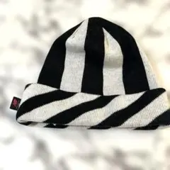 美品☆ニューバランス　ゴルフ　ニット帽　ストライプ　白　黒