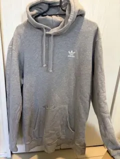 adidas グレー フード付きパーカー