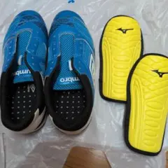 umbro アンブロ　23.5　シンガード　トレーニングシューズ　サッカー