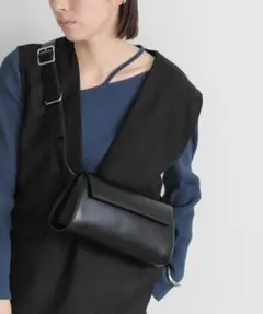 ベルトショルダー横長バッグ