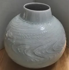砥部焼　青白磁花瓶