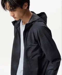 ユニクロ　ドライEXUVカットフルジップパーカー