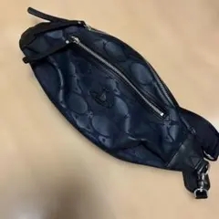 ヴィヴィアン　ボディバッグ