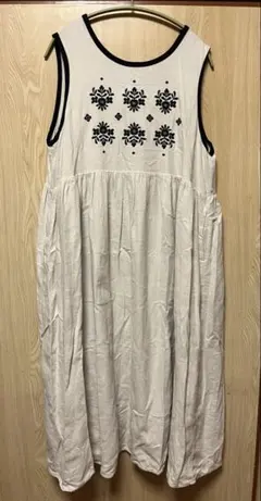 刺繍ワンピース