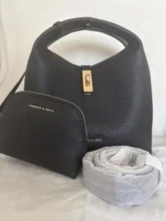 美品 CHARLES&KEITH 2wayバッグ ポーチ付