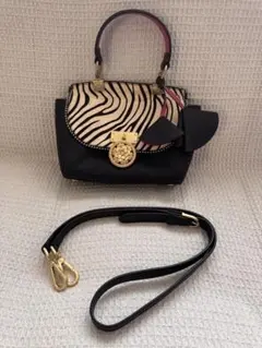 GUESS LUXE ゼブラ柄2WAYバッグ