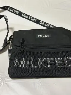 MILKFED. ブラックサコッシュ ショルダーバッグ
