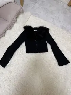 ナイスクラップ/ファー付きブラッククロップドカーディガン