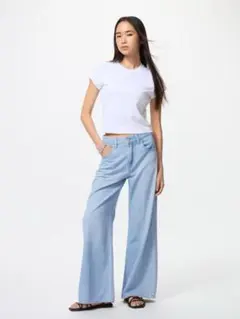UNIQLO ドレープワイドフレアジーンズ　22インチ